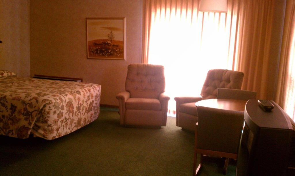 Old Towne Motel Westby Ngoại thất bức ảnh