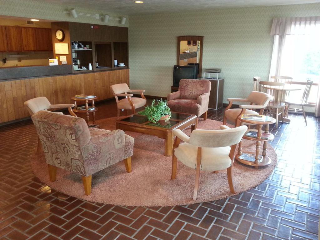 Old Towne Motel Westby Ngoại thất bức ảnh