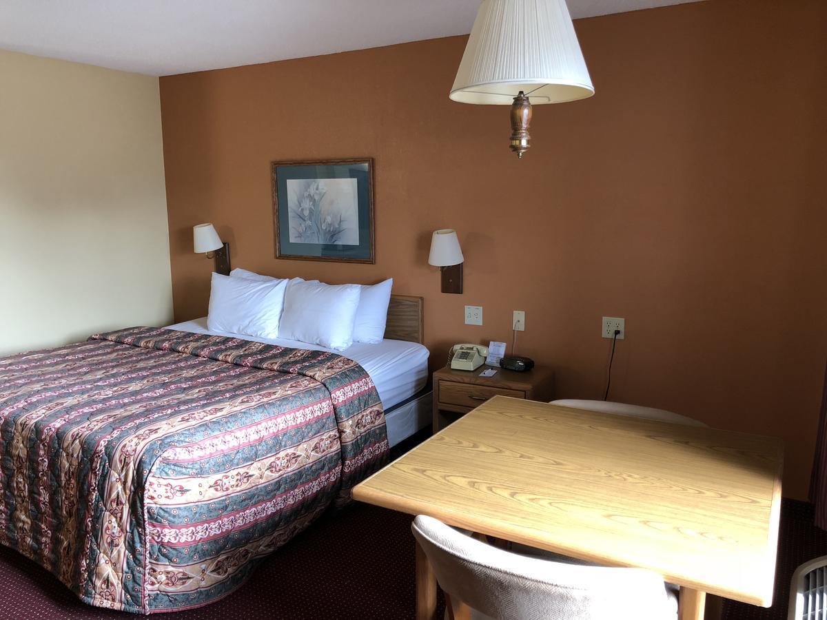 Old Towne Motel Westby Ngoại thất bức ảnh