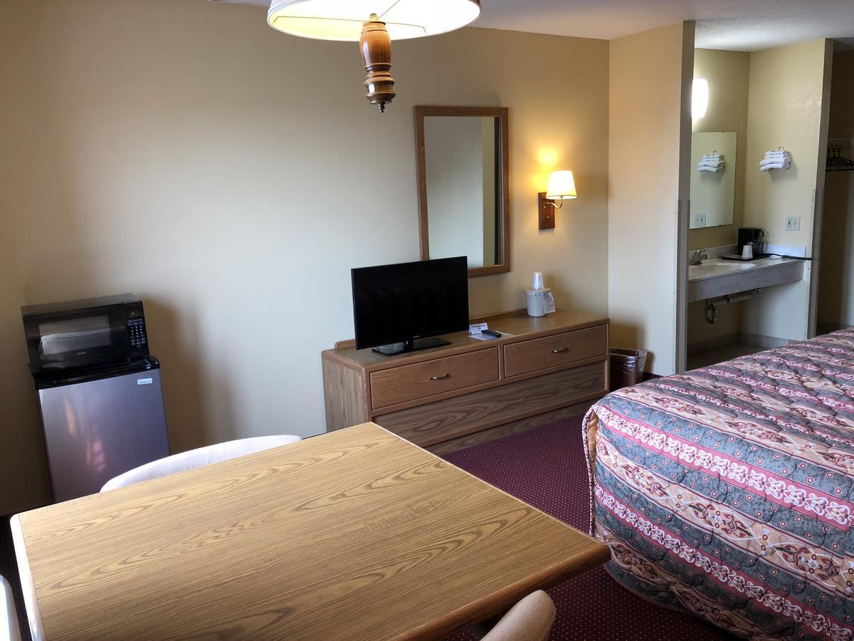 Old Towne Motel Westby Ngoại thất bức ảnh